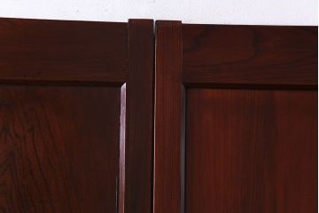 和製アンティーク　総ケヤキ材　力強い杢目が重厚感を醸し出す板戸(建具、引き戸)2枚組