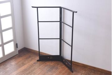 アンティーク雑貨　昭和初期　可憐な梅の花があしらわれた二つ折り衣桁(着物掛け)