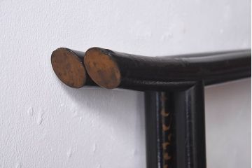 アンティーク雑貨　昭和初期　可憐な梅の花があしらわれた二つ折り衣桁(着物掛け)