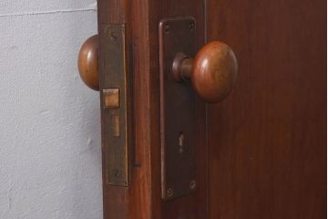 昭和レトロ　両開き　結霜ガラス入り!シンプルな木製アンティークドア(扉)2枚1対(1)