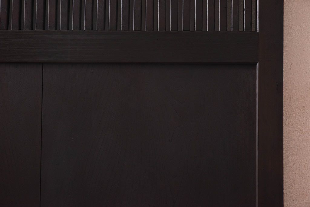 和製アンティーク　総ケヤキ材　重厚感ある佇まいが魅力の蔵戸(建具、引き戸、玄関戸)