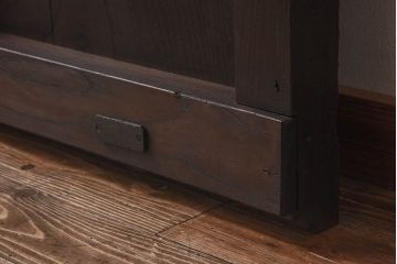 和製アンティーク　総ケヤキ材　重厚感ある佇まいが魅力の蔵戸(建具、引き戸、玄関戸)