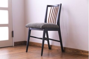 ヴィンテージ家具　イギリスビンテージ　シンプルな中に個性が光るチェア(ダイニングチェア、イス、椅子)(R-03153)(2)