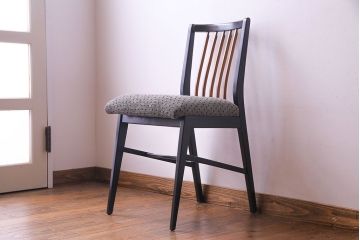 ヴィンテージ家具　イギリスビンテージ　シンプルな中に個性が光るチェア(ダイニングチェア、イス、椅子)(R-030154)(3)