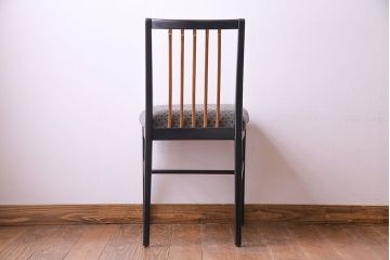 ヴィンテージ家具　イギリスビンテージ　シンプルな中に個性が光るチェア(ダイニングチェア、イス、椅子)(R-030154)(3)