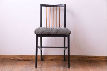 ヴィンテージ家具　イギリスビンテージ　シンプルな中に個性が光るチェア(ダイニングチェア、イス、椅子)(R-030155)