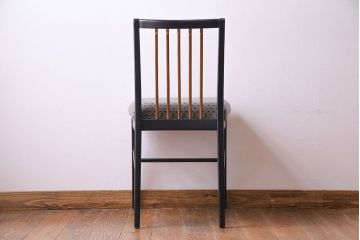 ヴィンテージ家具　イギリスビンテージ　シンプルな中に個性が光るチェア(ダイニングチェア、イス、椅子)(R-030155)