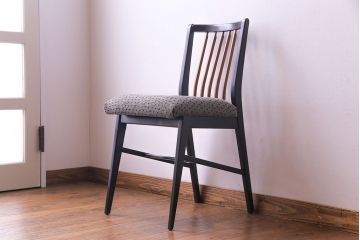ヴィンテージ家具　イギリスビンテージ　シンプルな中に個性が光るチェア(ダイニングチェア、イス、椅子)(R-030155)