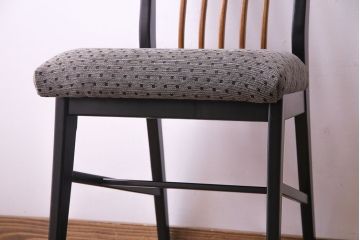ヴィンテージ家具　イギリスビンテージ　シンプルな中に個性が光るチェア(ダイニングチェア、イス、椅子)(R-030155)