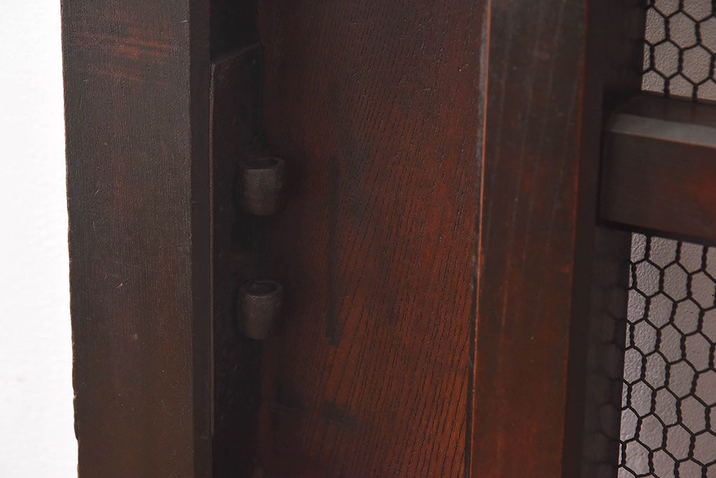 和製アンティーク　ケヤキ・樺材　存在感のある金網格子蔵戸(引き戸、建具、玄関戸)