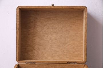 アンティーク雑貨　ナラ材製　昔懐かしい雰囲気が漂うシンプルな薬箱(木箱、救急箱、小物入れ)