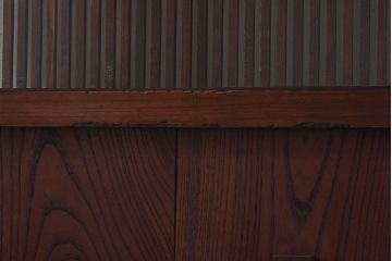 和製アンティーク　総ケヤキ材!　ガラス入り　杢目が味わい深い格子蔵戸(引き戸、建具)