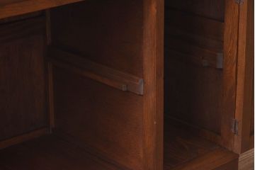 レトロ家具　昭和レトロ　ダイヤガラス　懐かしい雰囲気が漂う作業台付きのカップボード(食器棚、キッチンボード、収納  棚)