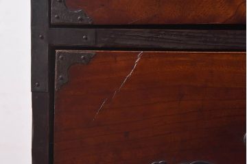 アンティーク家具　和製アンティーク　前面ケヤキ材　モダンな雰囲気の二本松箪笥ローボード(リビングボード、衣装箪笥)