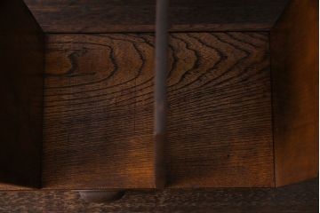 アンティーク雑貨　昭和レトロ　栓材　木目が味わい深い引き出し付きブックスタンド(本立て)