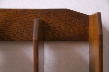 アンティーク雑貨　昭和レトロ　栓材　木目が味わい深い引き出し付きブックスタンド(本立て)