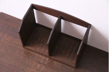 アンティーク雑貨　昭和レトロ　深みのある色合いのブックスタンド(本立て)