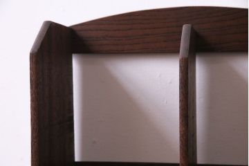 アンティーク雑貨　昭和レトロ　深みのある色合いのブックスタンド(本立て)