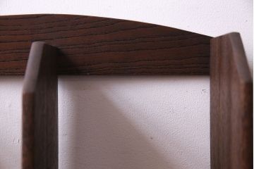 アンティーク雑貨　昭和レトロ　深みのある色合いのブックスタンド(本立て)