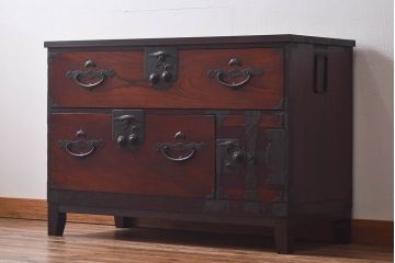 アンティーク家具　前板ケヤキ材　明治期　上品な雰囲気漂う二本松箪笥ローボード(衣装箪笥、リビングボード)