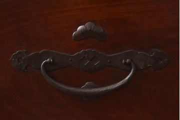 アンティーク家具　前板ケヤキ材　明治期　上品な雰囲気漂う二本松箪笥ローボード(衣装箪笥、リビングボード)