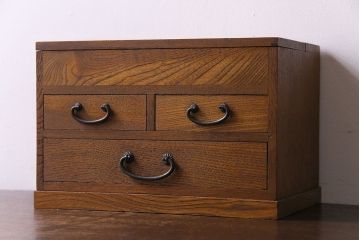 アンティーク雑貨　ビンテージ　直線的なデザインのシンプルなソーイングボックス(裁縫箱、小物入れ)