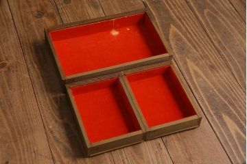 アンティーク雑貨　ビンテージ　直線的なデザインのシンプルなソーイングボックス(裁縫箱、小物入れ)