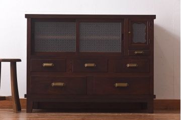 昭和レトロ　前面ケヤキ材　ラフジュオリジナルガラス　花模様のカットガラスが可愛らしいリメイク戸棚(ローボード、テレビボード、収納棚)