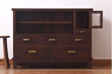 昭和レトロ　前面ケヤキ材　ラフジュオリジナルガラス　花模様のカットガラスが可愛らしいリメイク戸棚(ローボード、テレビボード、収納棚)