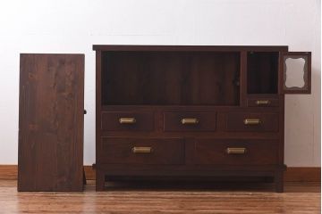 昭和レトロ　前面ケヤキ材　ラフジュオリジナルガラス　花模様のカットガラスが可愛らしいリメイク戸棚(ローボード、テレビボード、収納棚)