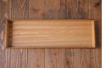 アンティーク雑貨　昭和中期　クスノキ材　『違い鷹の羽』紋　品のある蒔絵が施された収納箱