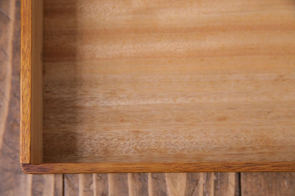 アンティーク雑貨　昭和中期　クスノキ材　『違い鷹の羽』紋　品のある蒔絵が施された収納箱