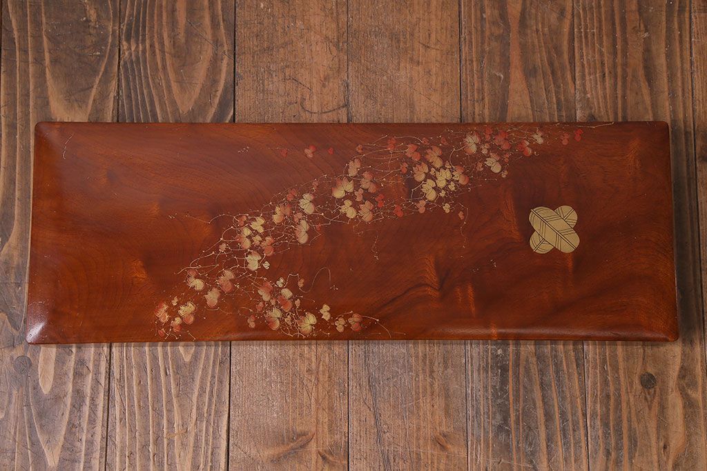 アンティーク雑貨　昭和中期　クスノキ材　『違い鷹の羽』紋　品のある蒔絵が施された収納箱