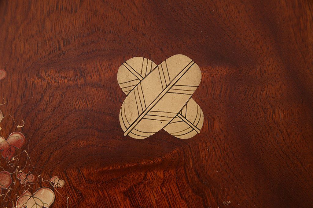 アンティーク雑貨　昭和中期　クスノキ材　『違い鷹の羽』紋　品のある蒔絵が施された収納箱