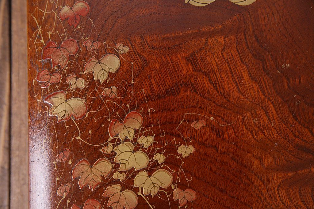 アンティーク雑貨　昭和中期　クスノキ材　『違い鷹の羽』紋　品のある蒔絵が施された収納箱