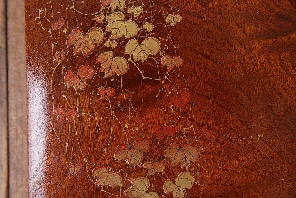 アンティーク雑貨　昭和中期　クスノキ材　『違い鷹の羽』紋　品のある蒔絵が施された収納箱