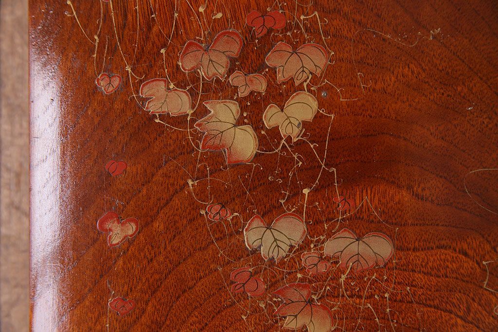 アンティーク雑貨　昭和中期　クスノキ材　『違い鷹の羽』紋　品のある蒔絵が施された収納箱