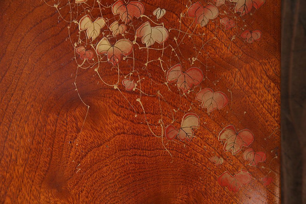 アンティーク雑貨　昭和中期　クスノキ材　『違い鷹の羽』紋　品のある蒔絵が施された収納箱