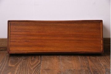 アンティーク雑貨　昭和中期　クスノキ材　『違い鷹の羽』紋　品のある蒔絵が施された収納箱