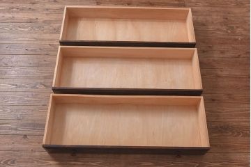 中古　北海道民芸家具　美しい杢目が目をひく落ち着いた雰囲気のチェスト(引き出し、箪笥)