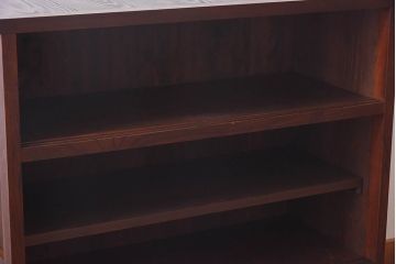 レトロ家具　昭和レトロ　前面ケヤキ　結霜ガラス　繊細な組子が上品な印象の戸棚(食器棚、収納棚)