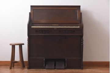 アンティーク雑貨　ジャンク品　YAMAHA(ヤマハ、日本楽器)　ナラ材　レトロな雰囲気満載のリードオルガン(楽器)