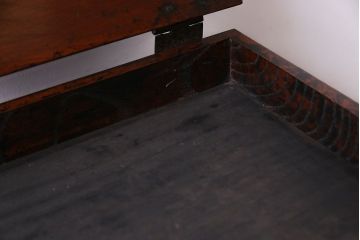 アンティーク雑貨　和製アンティーク　ケヤキ材　古い質感の金具が目を惹く硯箱(小引き出し、小物入れ、木箱)