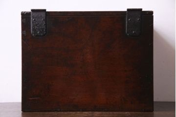 アンティーク雑貨　和製アンティーク　ケヤキ材　古い質感の金具が目を惹く硯箱(小引き出し、小物入れ、木箱)