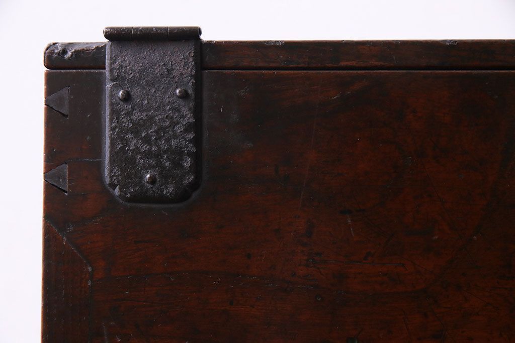 アンティーク雑貨　和製アンティーク　ケヤキ材　古い質感の金具が目を惹く硯箱(小引き出し、小物入れ、木箱)