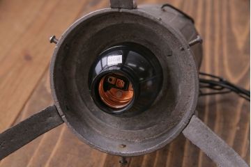 ブラケットが珍しい!年季の入った大正昭和初期のペンダントライト(天井照明)