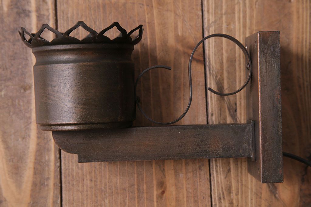 【I様ご成約済】昭和レトロ　オイルランプ風のおしゃれなウォールライト(壁掛け照明)