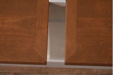 レトロ家具　昭和レトロ　引き出せる作業台付き　柔らかな雰囲気漂うアンティークペイントの食器棚(カップボード、収納棚)