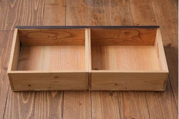 ペイント家具　レトロシックなモールガラス入りブックケース(本箱、キャビネット、収納棚、戸棚)