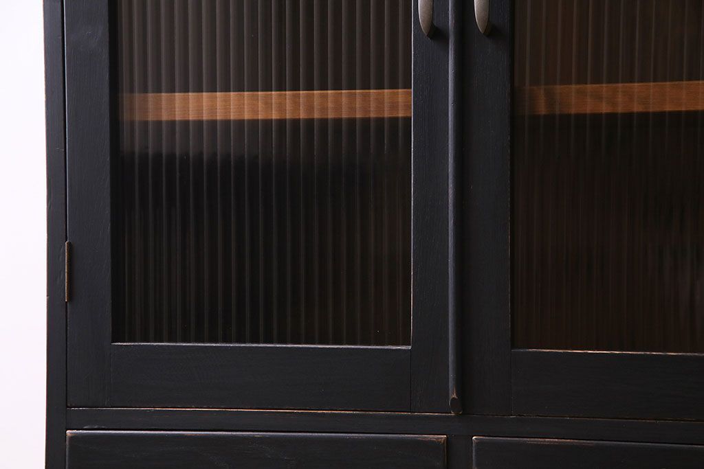 ペイント家具　レトロシックなモールガラス入りブックケース(本箱、キャビネット、収納棚、戸棚)